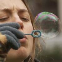 Climate survey: Blow a bubble and spot a contrail