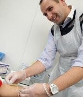 Researchers will look for DNA markers that differ in women who do and don&rsquo;