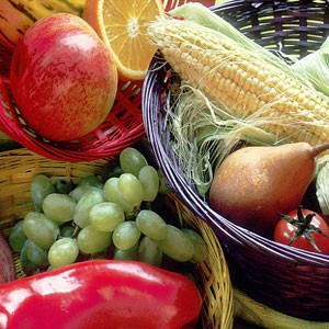 �Fruit and Vegetables Basket (Credit: National Cancer Institute via Wikimedia Co