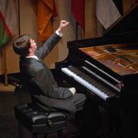 Classical music competitions judged by sight, not sound