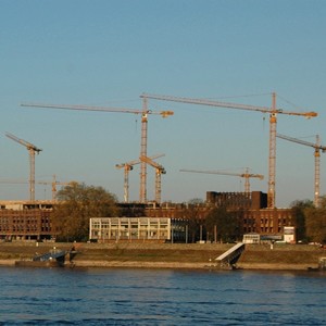 construction site RTL courtesy of  LordKhan  on flickr