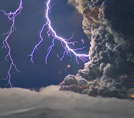 Eyjafjallaj�kull eruption by Marco Fulle