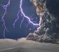 Experts warn of future volcanic eruptions and possible flight disruption