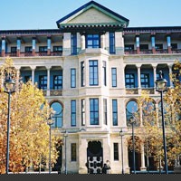 Judge will video stream prestigious economics conference