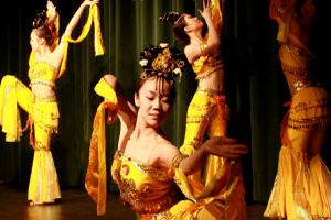 Renowned arts troupe ushers in Chinese New Year